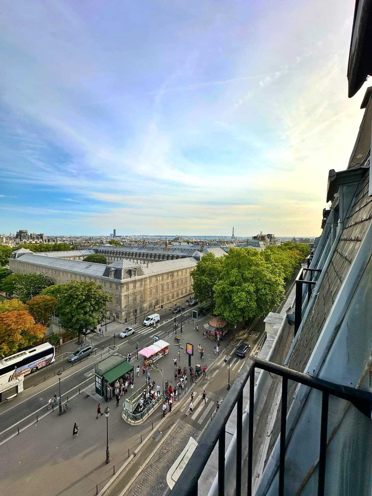 L’Instant Montmartre –Vue Sacré Cœur & Tour Eiffel - image 12